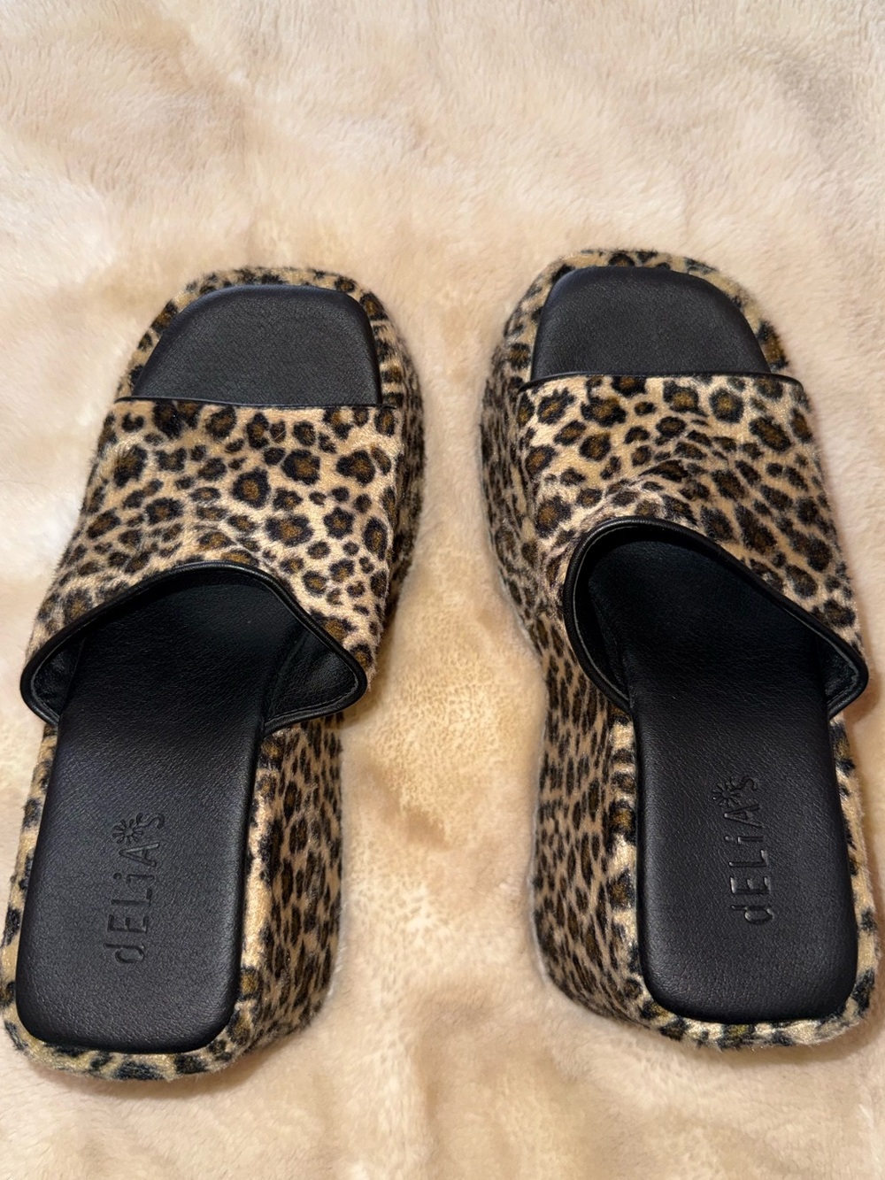 DELIA’S LEOPARD PLATFORM SANDALS
